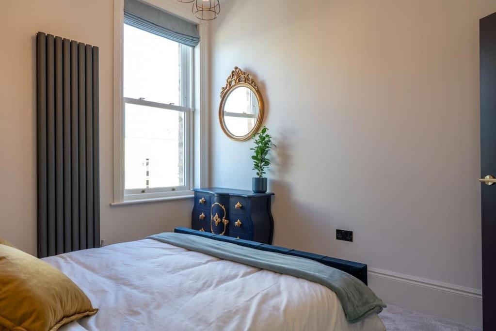 Stylish Beachfront Apartment, Sweeping Ocean Views And Luxury Touches Herne Bay Exterior foto