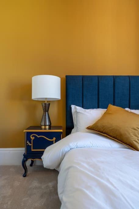 Stylish Beachfront Apartment, Sweeping Ocean Views And Luxury Touches Herne Bay Exterior foto