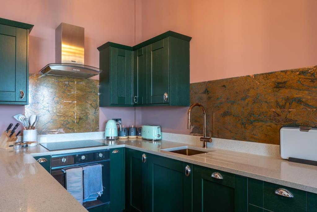 Stylish Beachfront Apartment, Sweeping Ocean Views And Luxury Touches Herne Bay Exterior foto