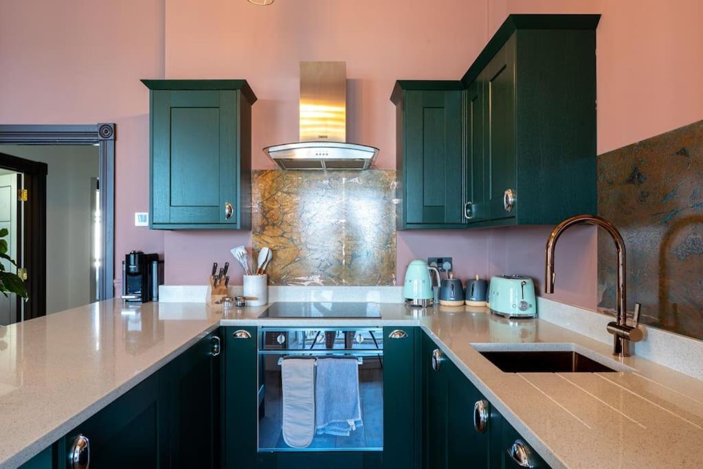 Stylish Beachfront Apartment, Sweeping Ocean Views And Luxury Touches Herne Bay Exterior foto